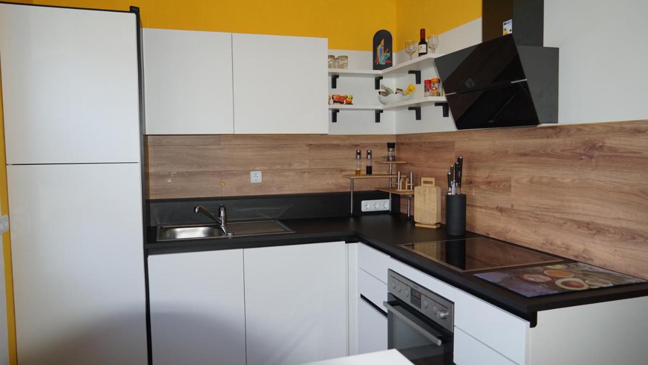 Grosszuegige Wohnung Mit Terrasse Und Gartenzugang - Das Komplette Erdgeschoss Bindlach Exterior foto