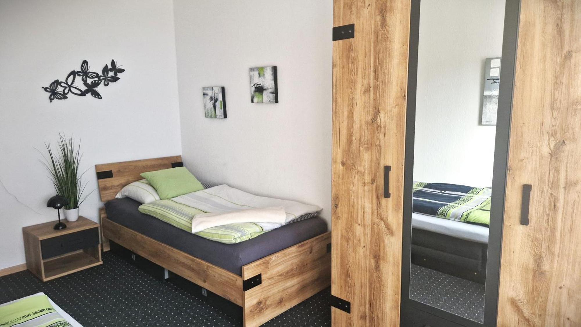 Grosszuegige Wohnung Mit Terrasse Und Gartenzugang - Das Komplette Erdgeschoss Bindlach Exterior foto