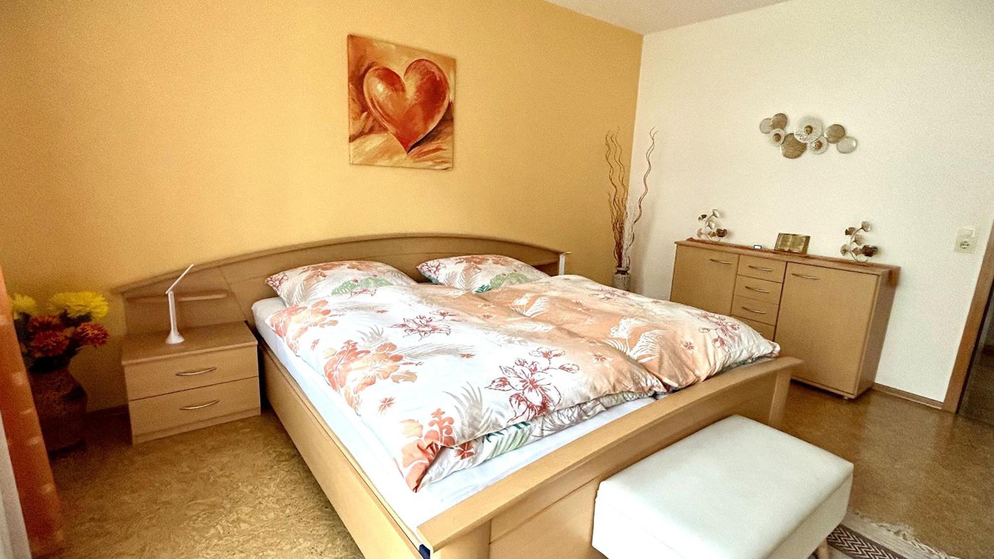 Grosszuegige Wohnung Mit Terrasse Und Gartenzugang - Das Komplette Erdgeschoss Bindlach Exterior foto